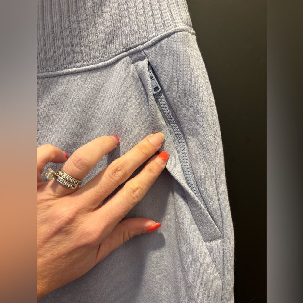 ALO Yoga Serenity Wide Leg Sweatpant Large Limited: Winter Frost NWT NEW pants - Picture 11 of 16